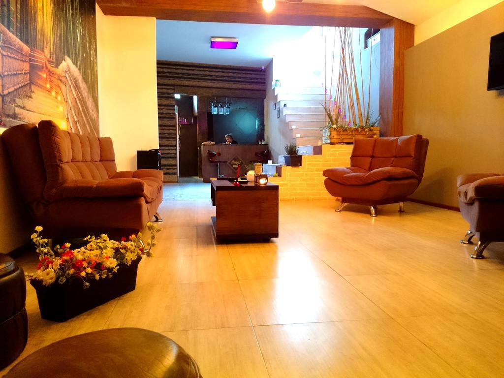 Velvet Hotel Tbilisi Esterno foto