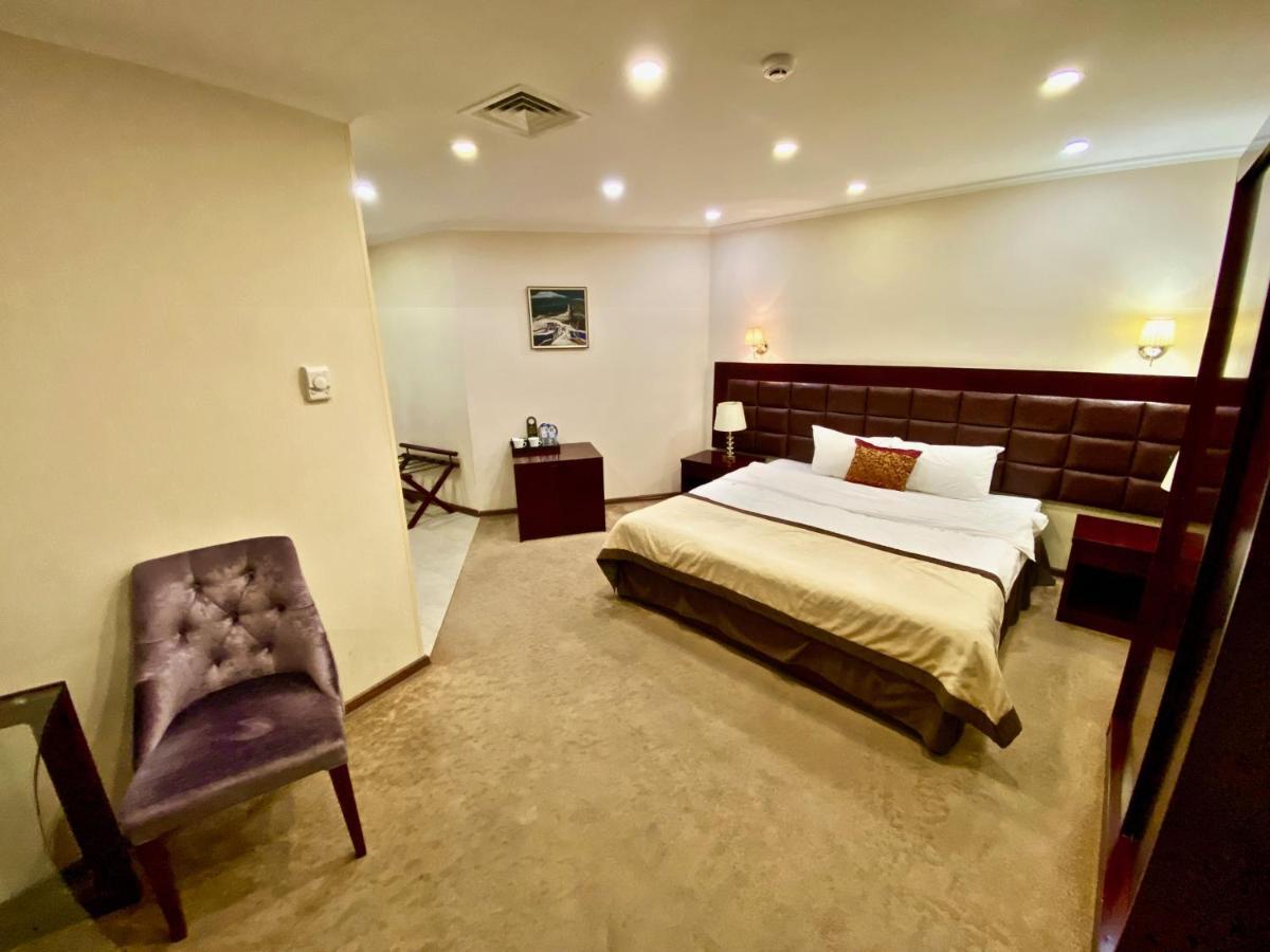 Velvet Hotel Tbilisi Esterno foto