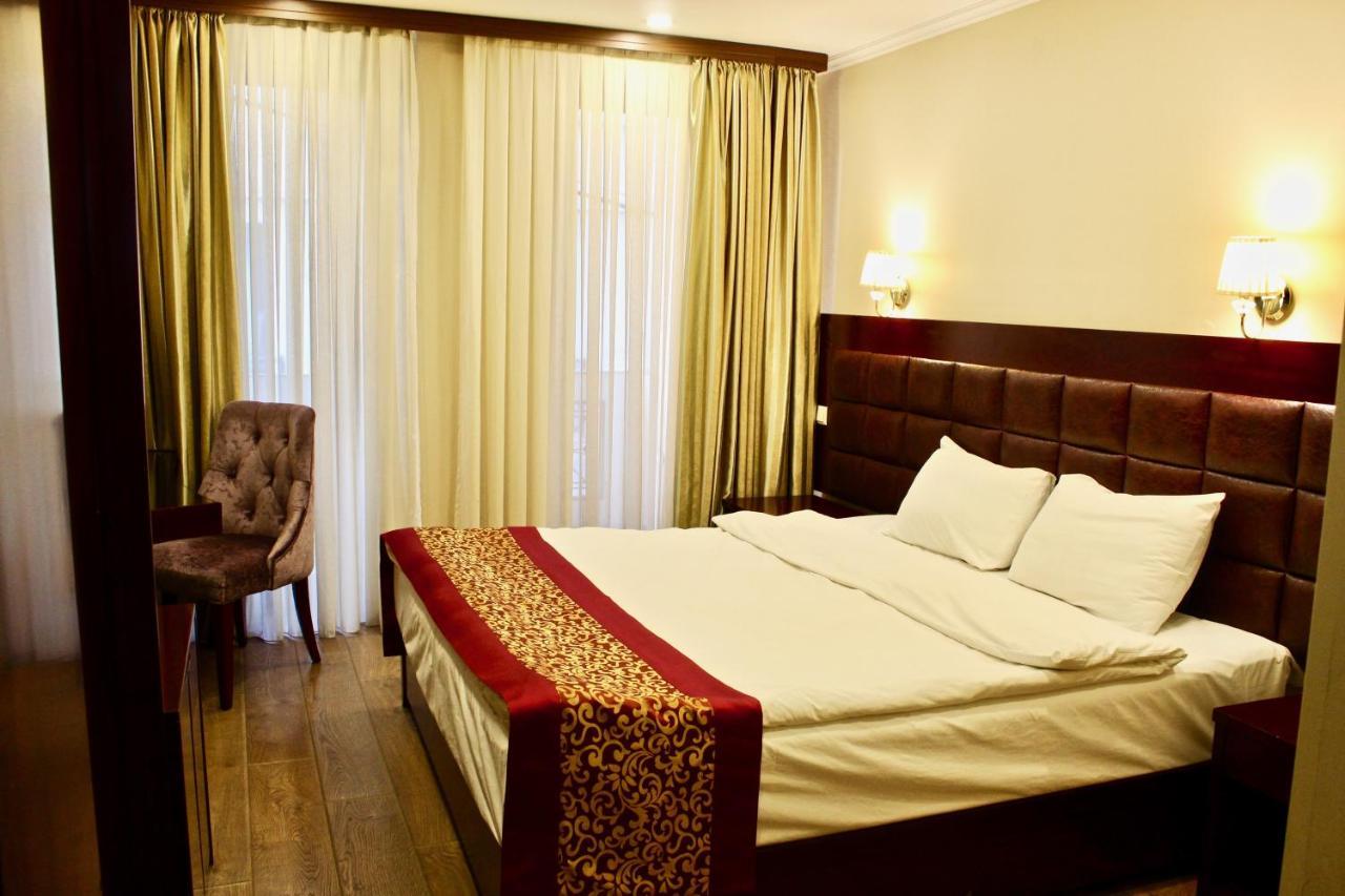 Velvet Hotel Tbilisi Esterno foto