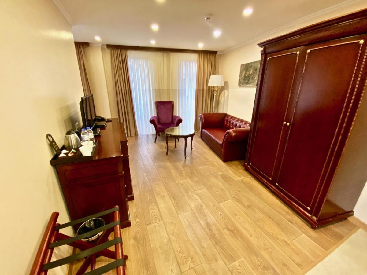 Velvet Hotel Tbilisi Esterno foto