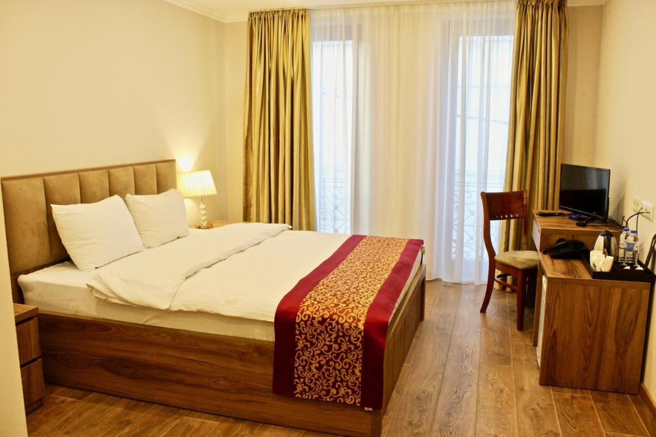 Velvet Hotel Tbilisi Esterno foto