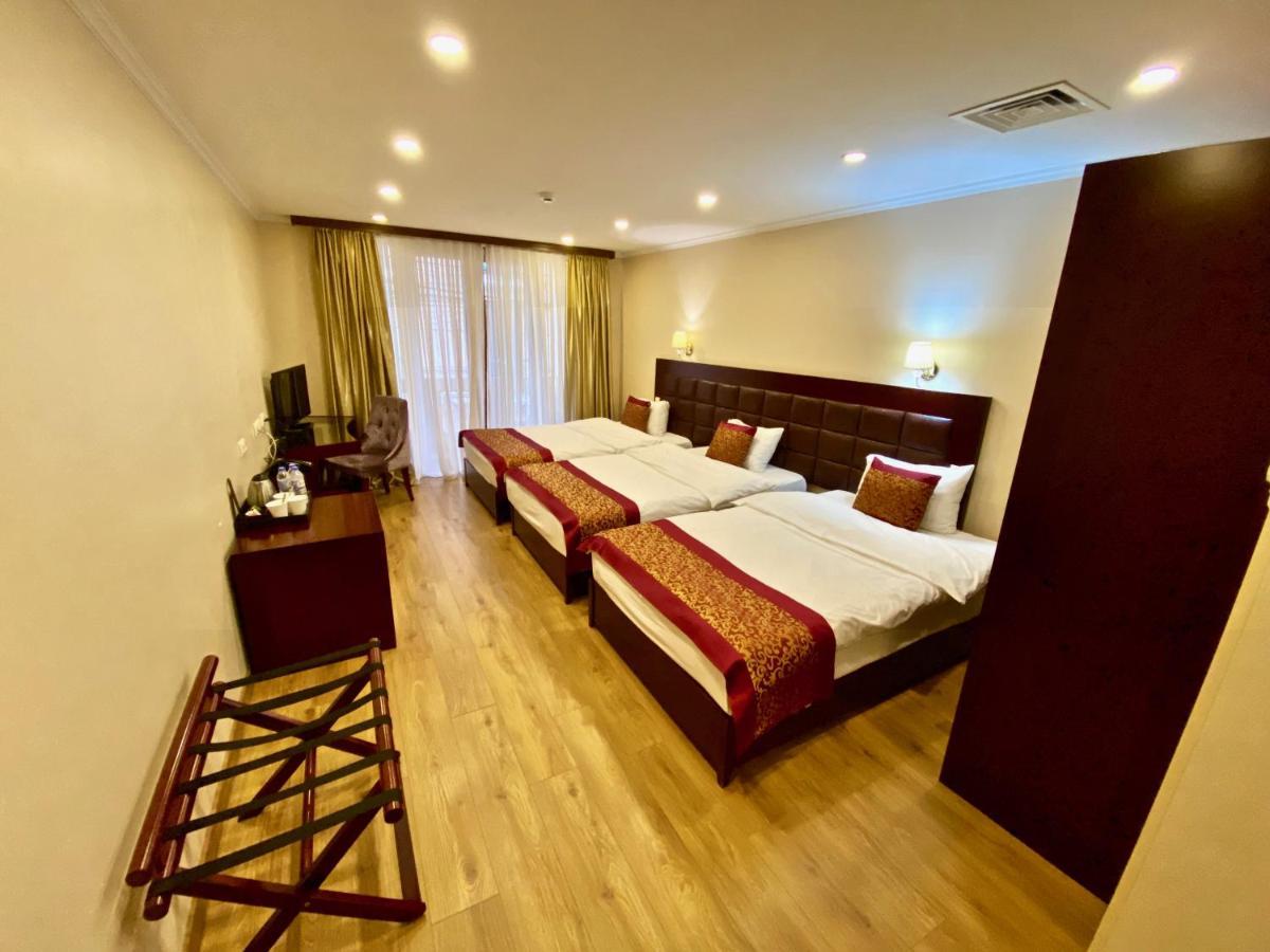 Velvet Hotel Tbilisi Esterno foto