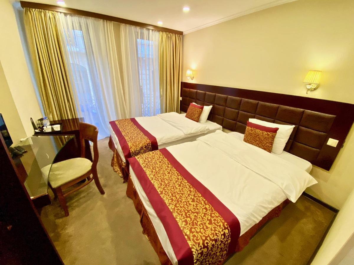 Velvet Hotel Tbilisi Esterno foto