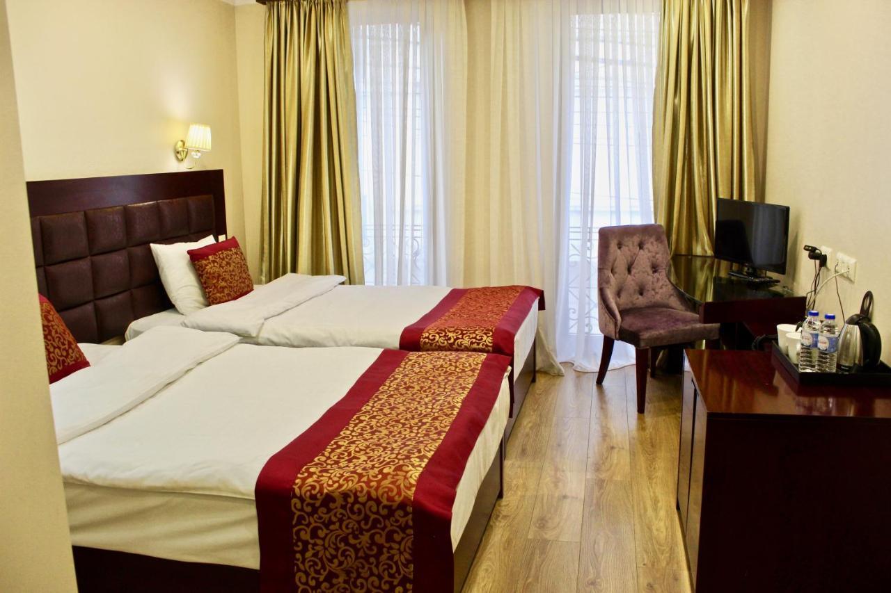 Velvet Hotel Tbilisi Esterno foto