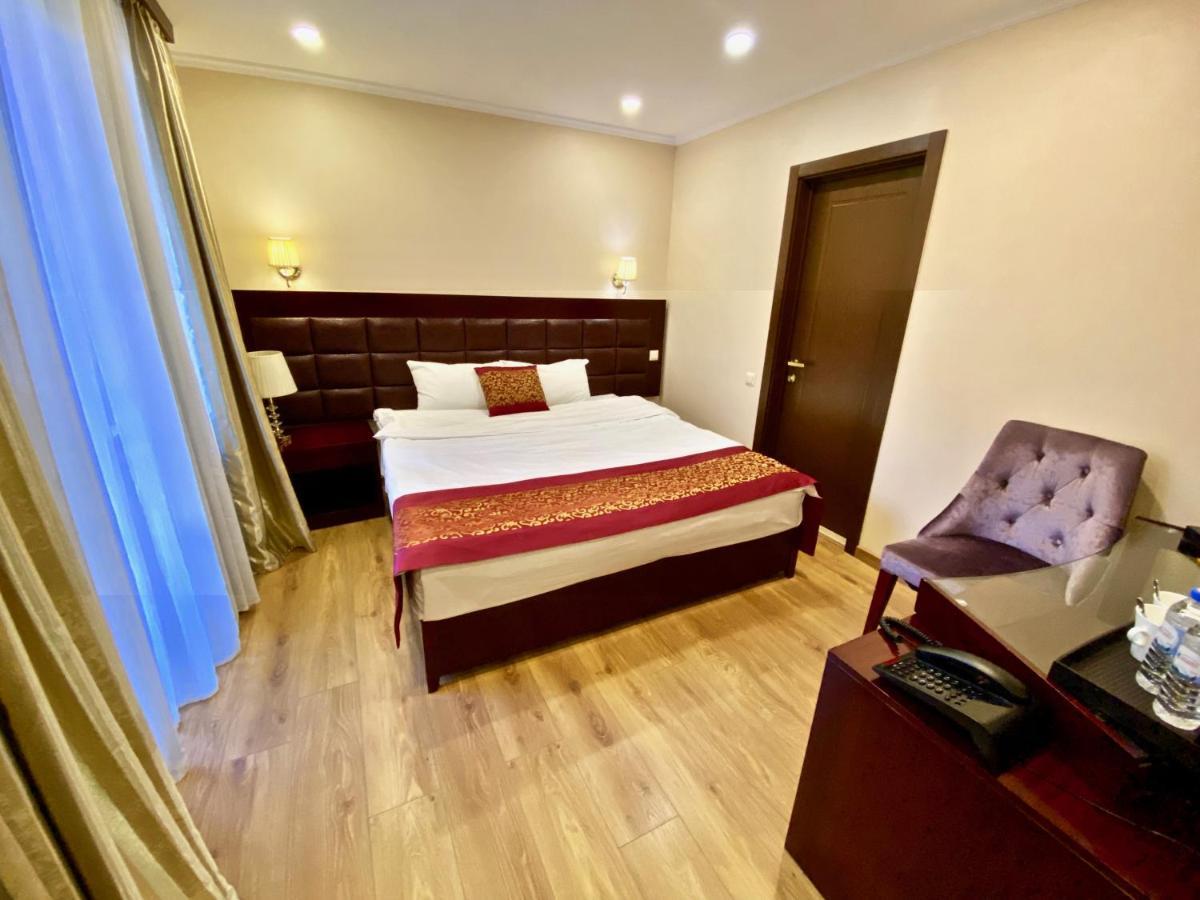 Velvet Hotel Tbilisi Esterno foto