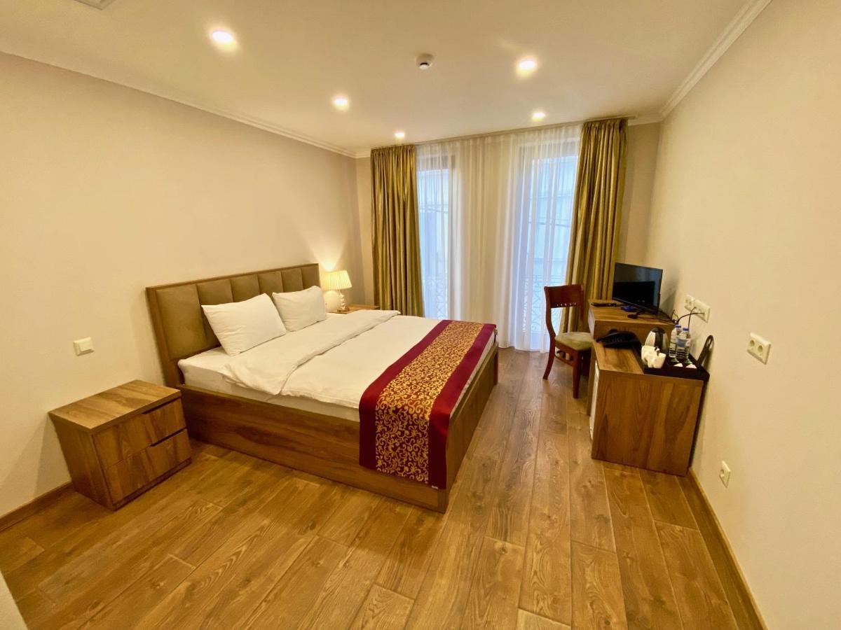 Velvet Hotel Tbilisi Esterno foto