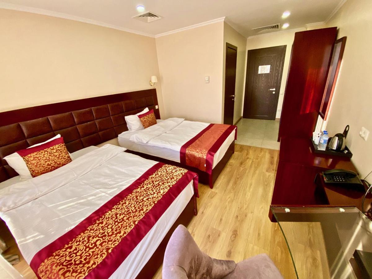 Velvet Hotel Tbilisi Esterno foto