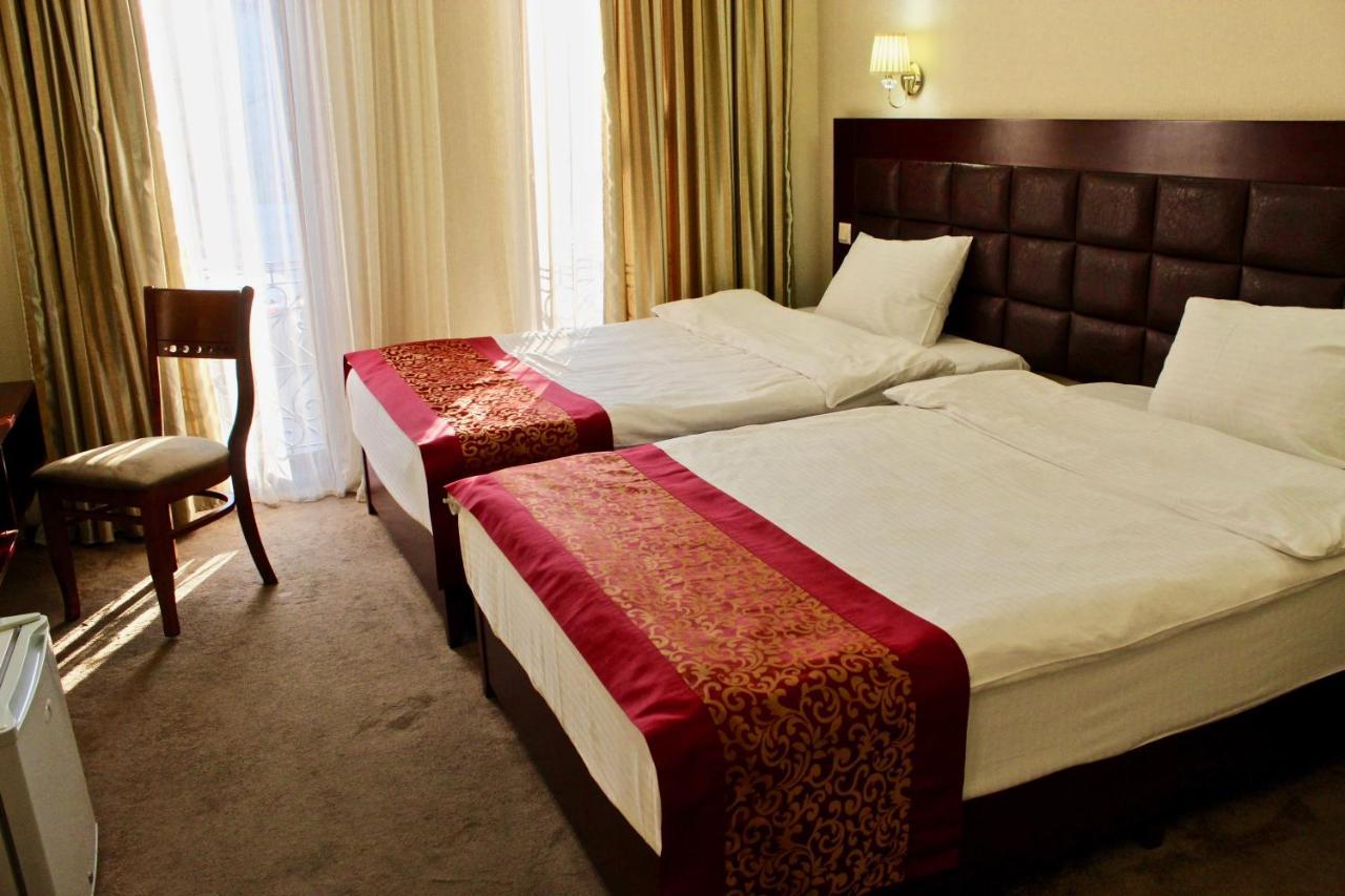 Velvet Hotel Tbilisi Esterno foto