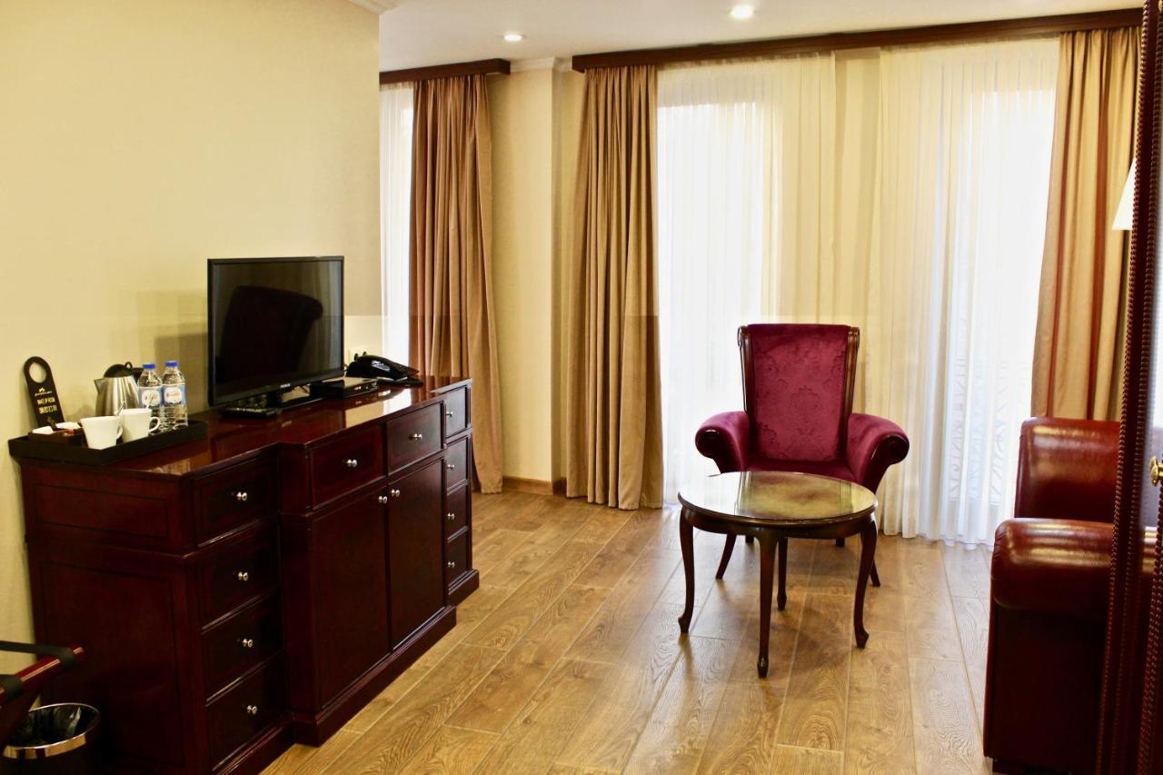 Velvet Hotel Tbilisi Esterno foto