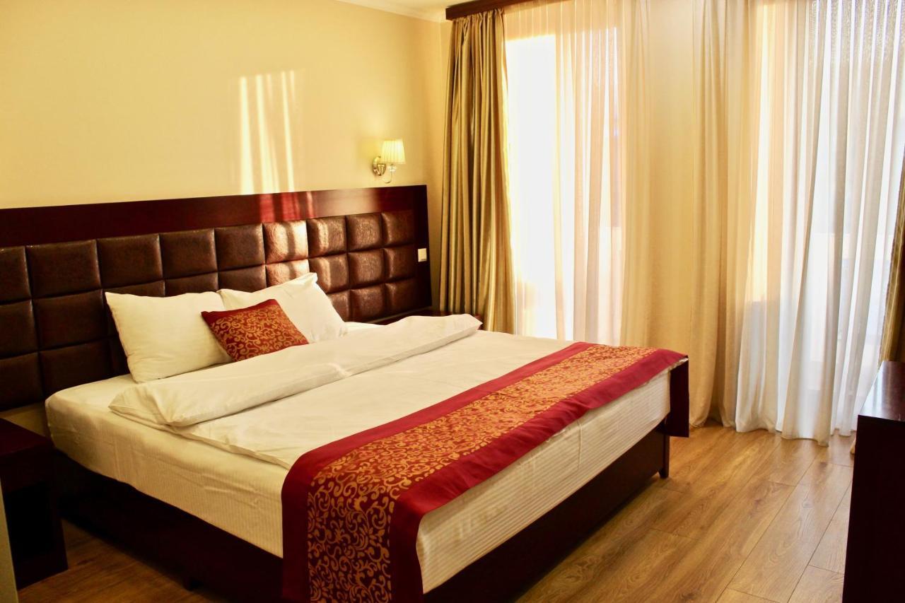 Velvet Hotel Tbilisi Esterno foto