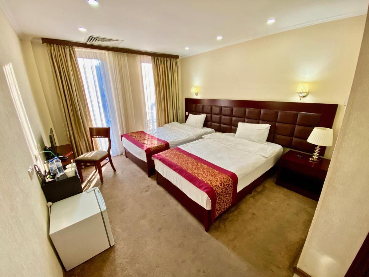 Velvet Hotel Tbilisi Esterno foto