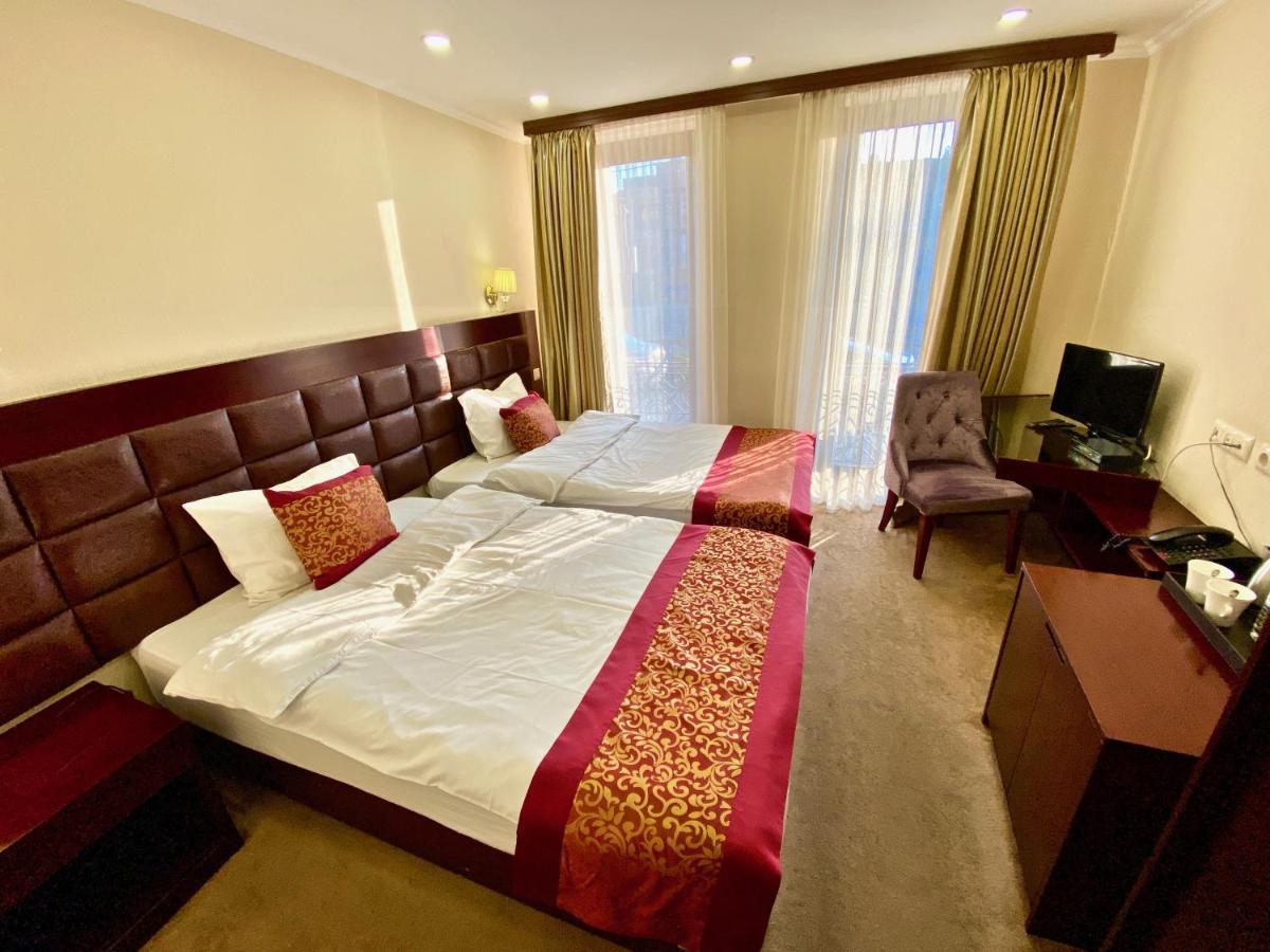 Velvet Hotel Tbilisi Esterno foto