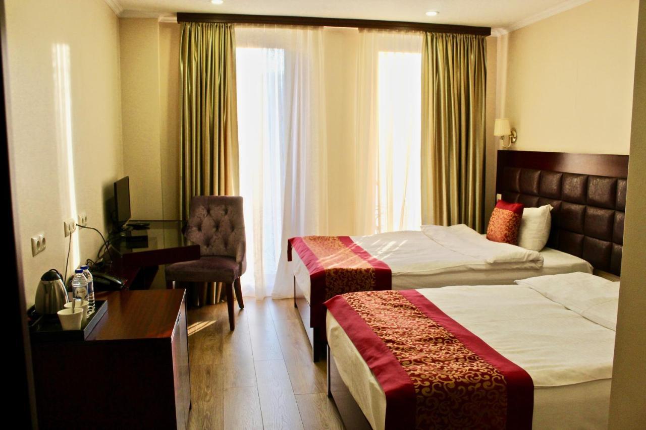 Velvet Hotel Tbilisi Esterno foto