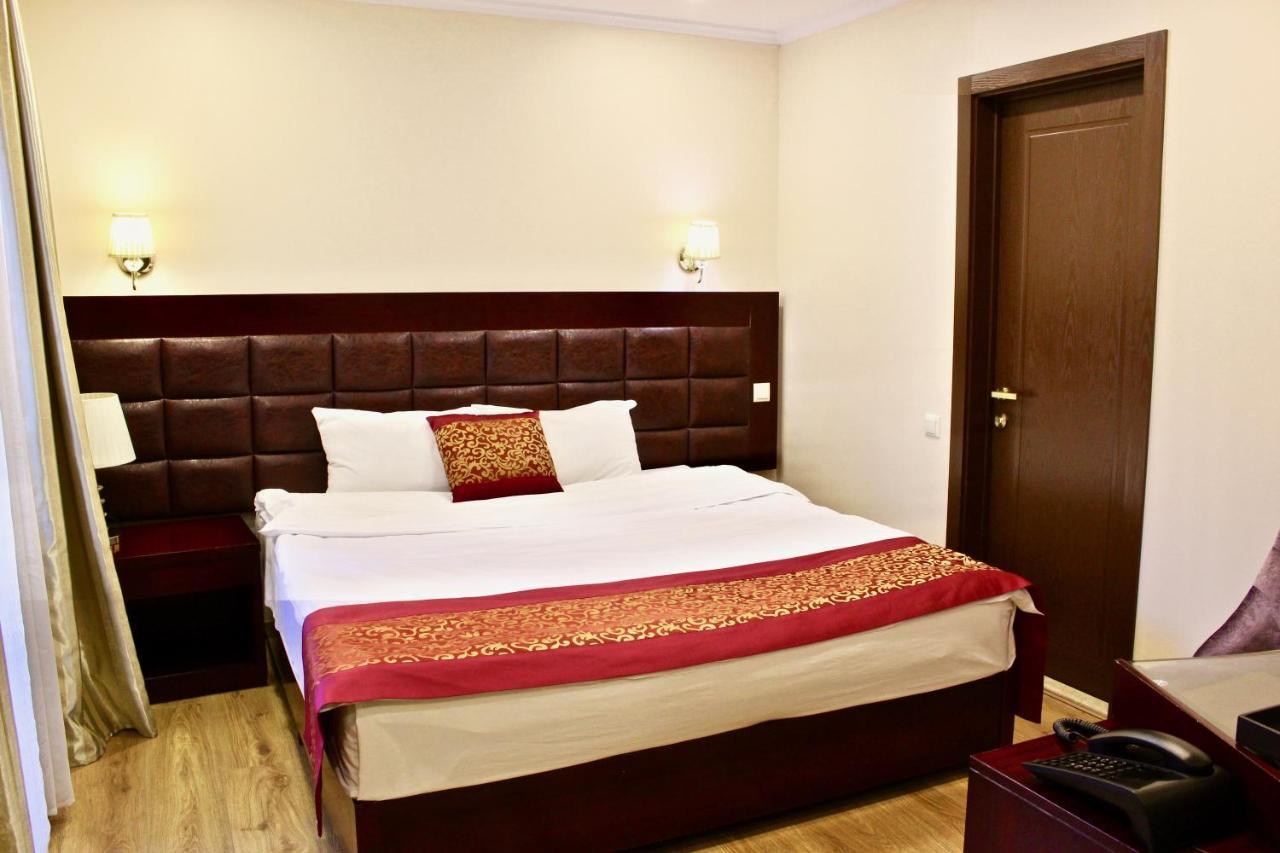 Velvet Hotel Tbilisi Esterno foto